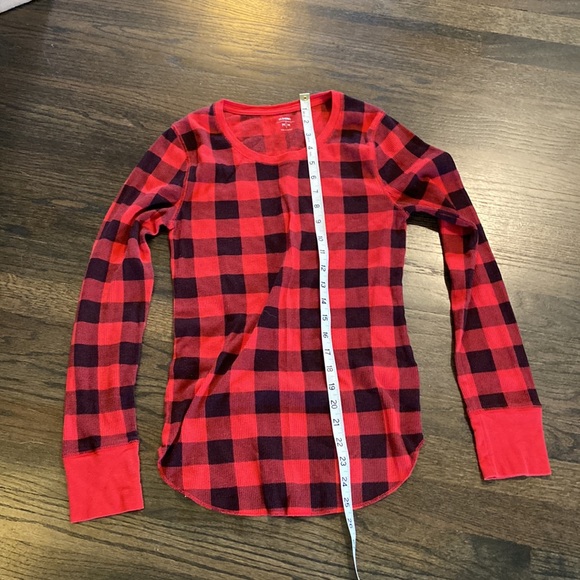 Old Navy Buffalo Check Red Black Waffle Knit Long Sleeve T Shirt Medium M EUC - Picture 3 of 6